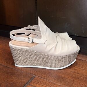 MARCO RICCI WOMENS WRINKLE VAMP PLATFORM SLINGBACK WEDGE, SIZE EU 38 (US8), NUDE